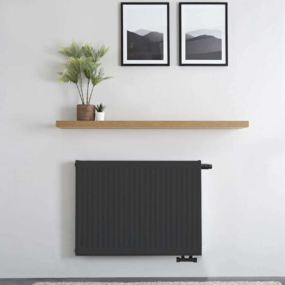 H60 x B80 T22 - Paneelradiator C6 geribbelde voorzijde Mat Zwart