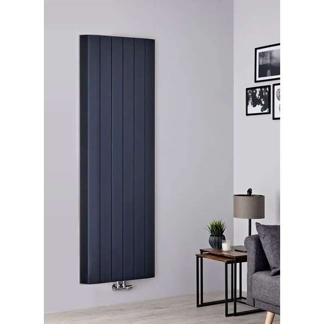 Verticale radiator met gestreepte voorzijde Zwart