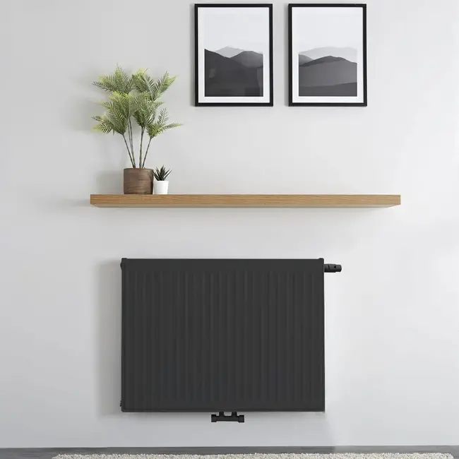H40 x B100 T22 - Paneelradiator C8 Geribbelde voorzijde Mat Zwart